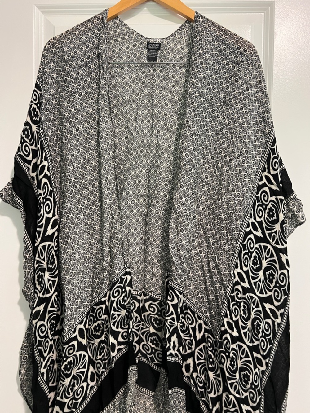 Black & White Patterned Open-Front Women's Kimono Cardigan